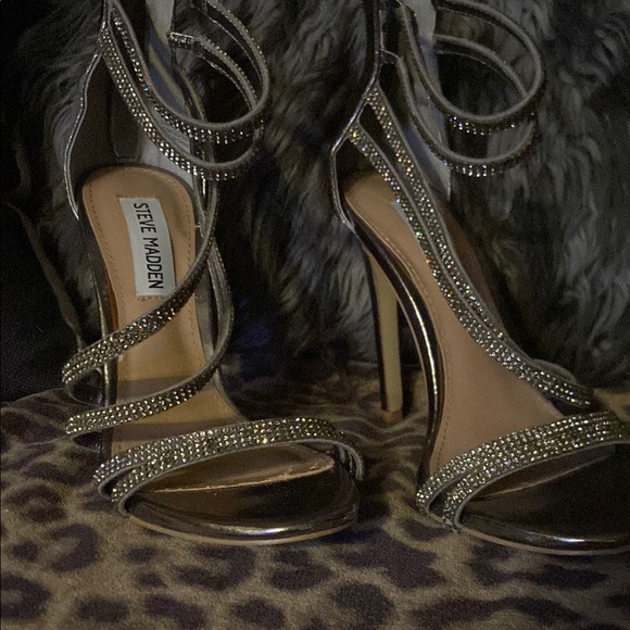 Steve Madden Glittering Silver Heels - Picture 1 of 4